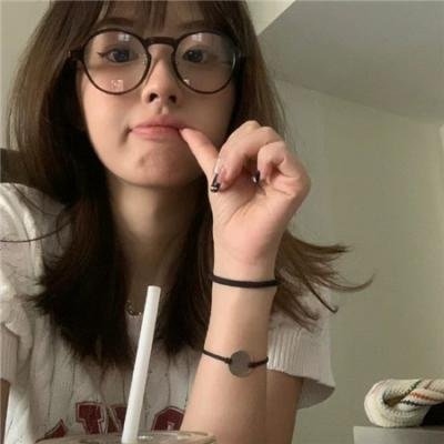 被虐离婚后，厉总跪求我回头